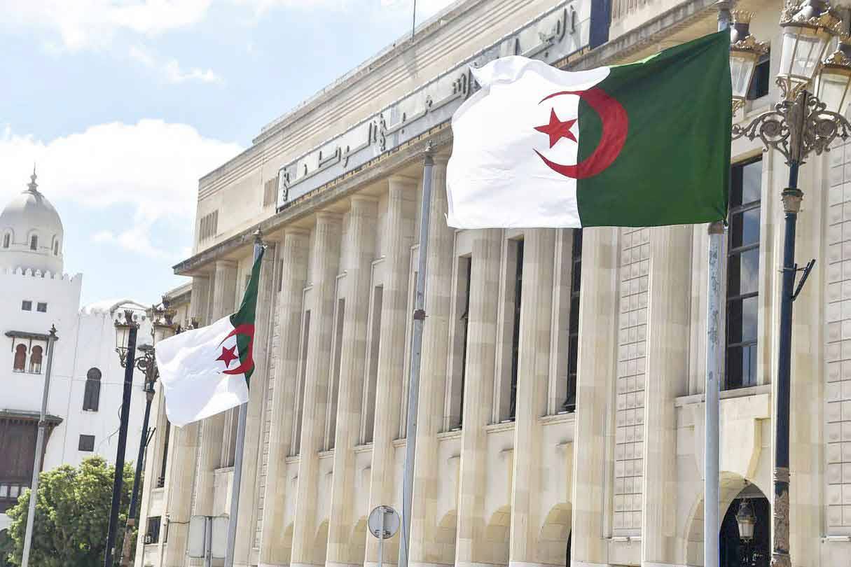 بريد الجزائر وتمويل الإرهاب